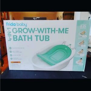 Frida Baby 4-in-1 Grow-With-Me Bath Tub